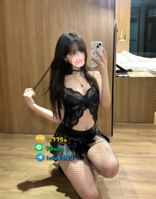 【高雄8000】黑絲短裙誘惑！清純C奶反差超騷 160/C/46/22y